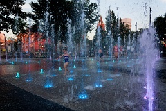  Playtime in the Washnigton Park fountain